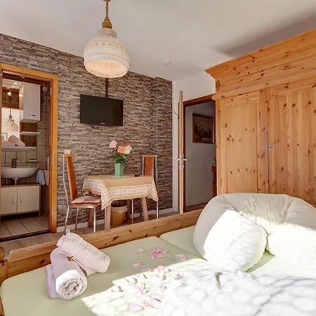 Agnes Bed & Breakfast 2*